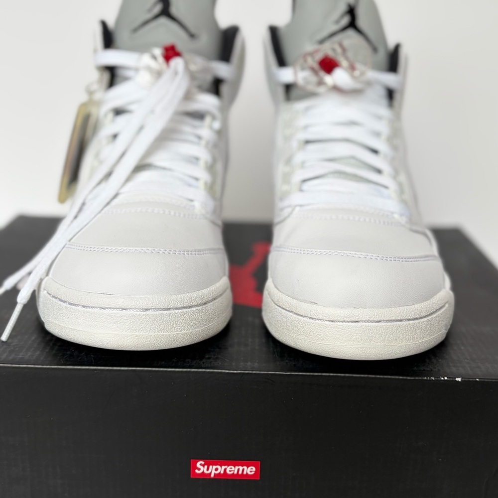 Supreme x Air Jordan Retro 5 White/Black Varsity NIB/NWT - Picture 6 of 14